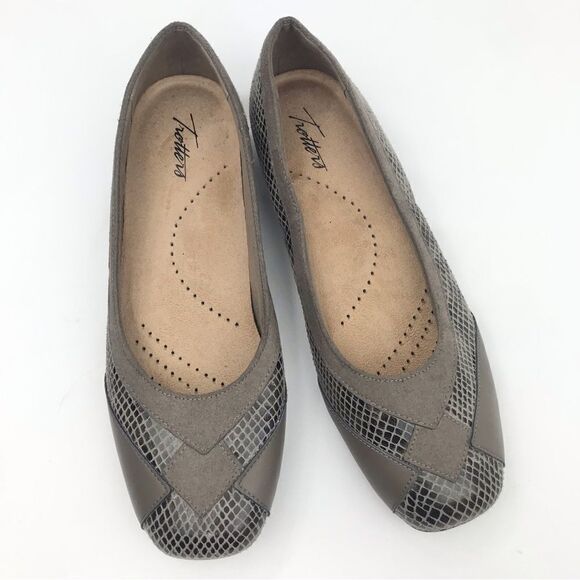 Trotters SHARP Brown Leather Faux Reptile Design Cushioned Slip On Ballet Flat - Picture 4 of 16